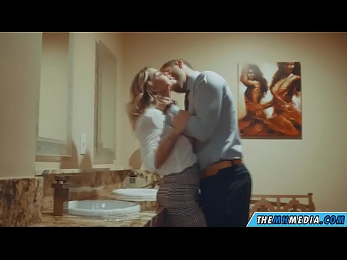 ❤️ Kad krūtiska blondīne pavedina tevi publiskā tualetē ☑ Super sekss pie porno lv.pornmega-com.ru ❤